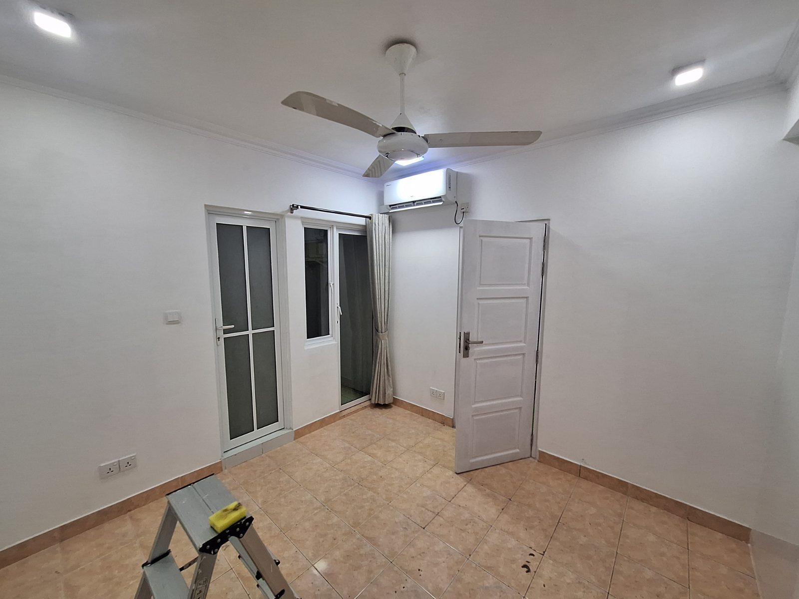 Private Room in Apartment in Male'